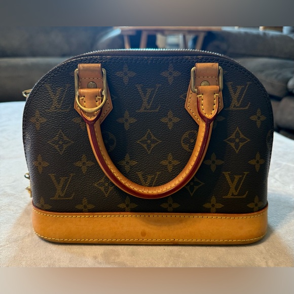 Louis Vuitton Monogram Alma BB - Picture 1 of 12
